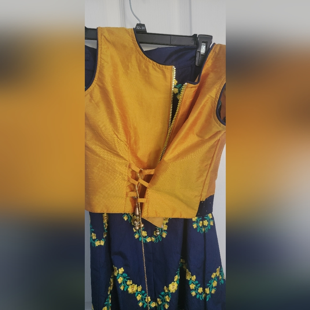 Girls (Teen) Lehenga - Picture 3 of 4